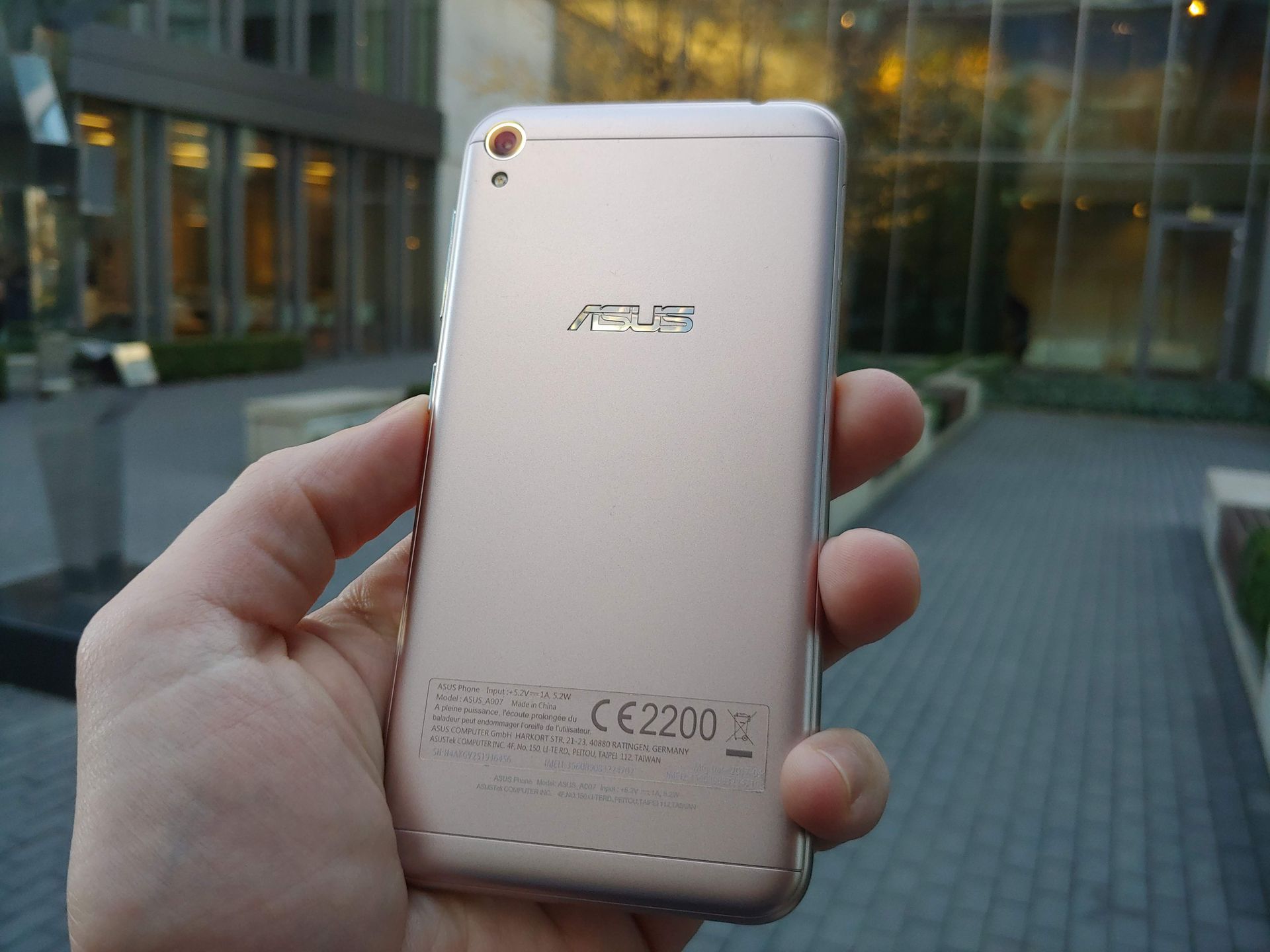 Wielki Test Smartfonów za 500 zł. Sprawdzamy Asus Zenfone Live 8
