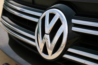 Volkswagen ma zapłacić dilerom 1,2 mld dolarów. To nie koniec afery spalinowej?