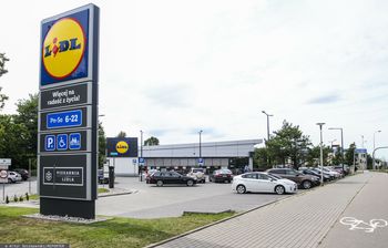 Nowy system na parkingach Lidla. Oto na czym polega