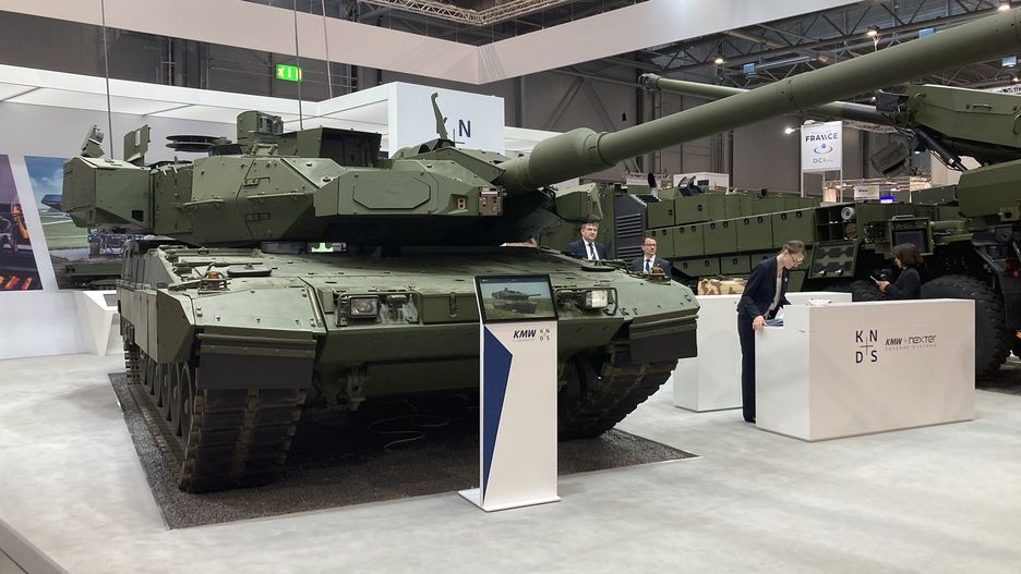Czołg Leopard 2A8 na wystawie IDET 2023.