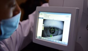 Переплутали око: у Братиславі пацієнт в клініці втратив зір