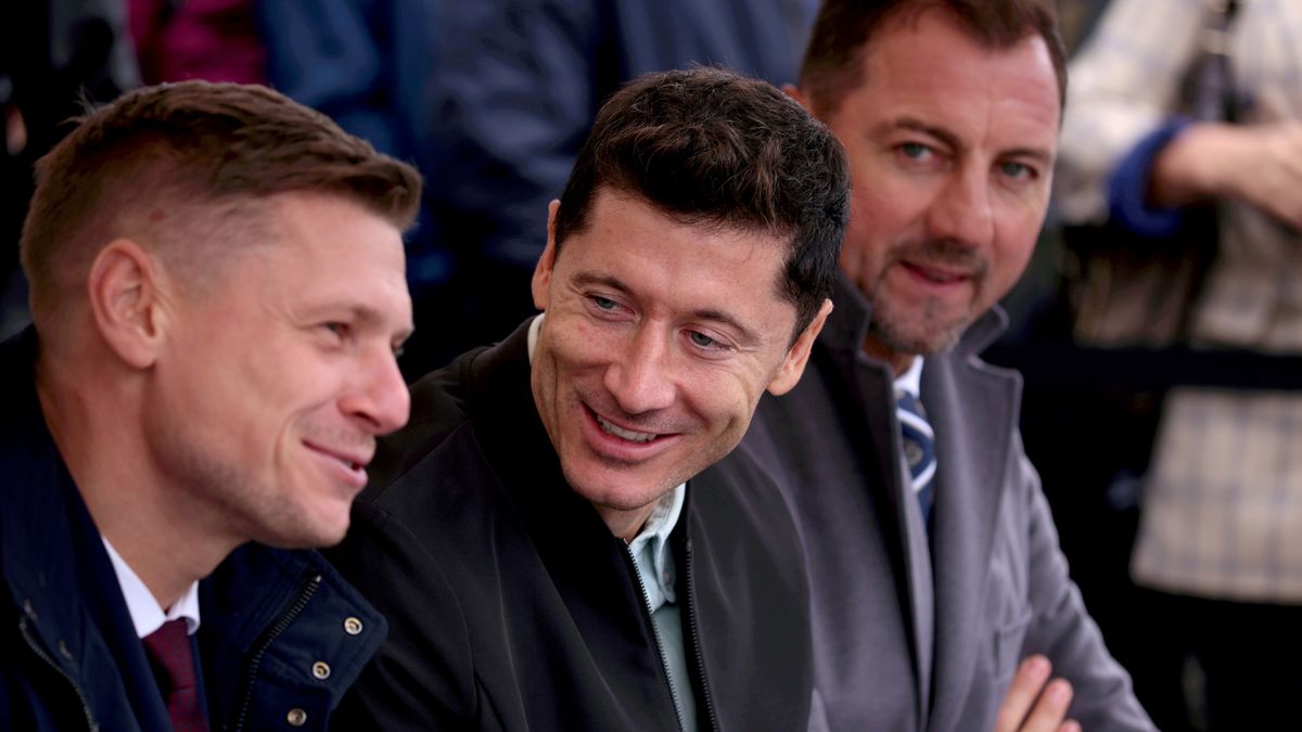 PAP / Leszek Szymański / Na zdjęciu od lewej: Łukasz Piszczek, Robert Lewandowski, Jerzy Dudek