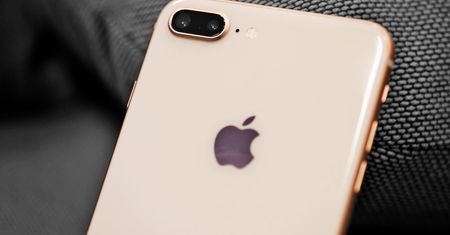 iPhone 8 Plus - szybki i nieporęczny