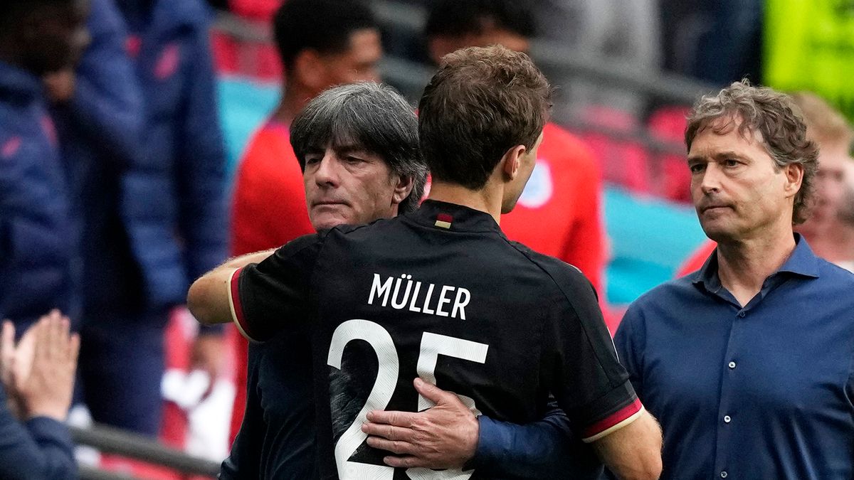 Getty Images / Frank Augstein - Pool / Na zdjęciu: Joachim Loew i Thomas Mueller
