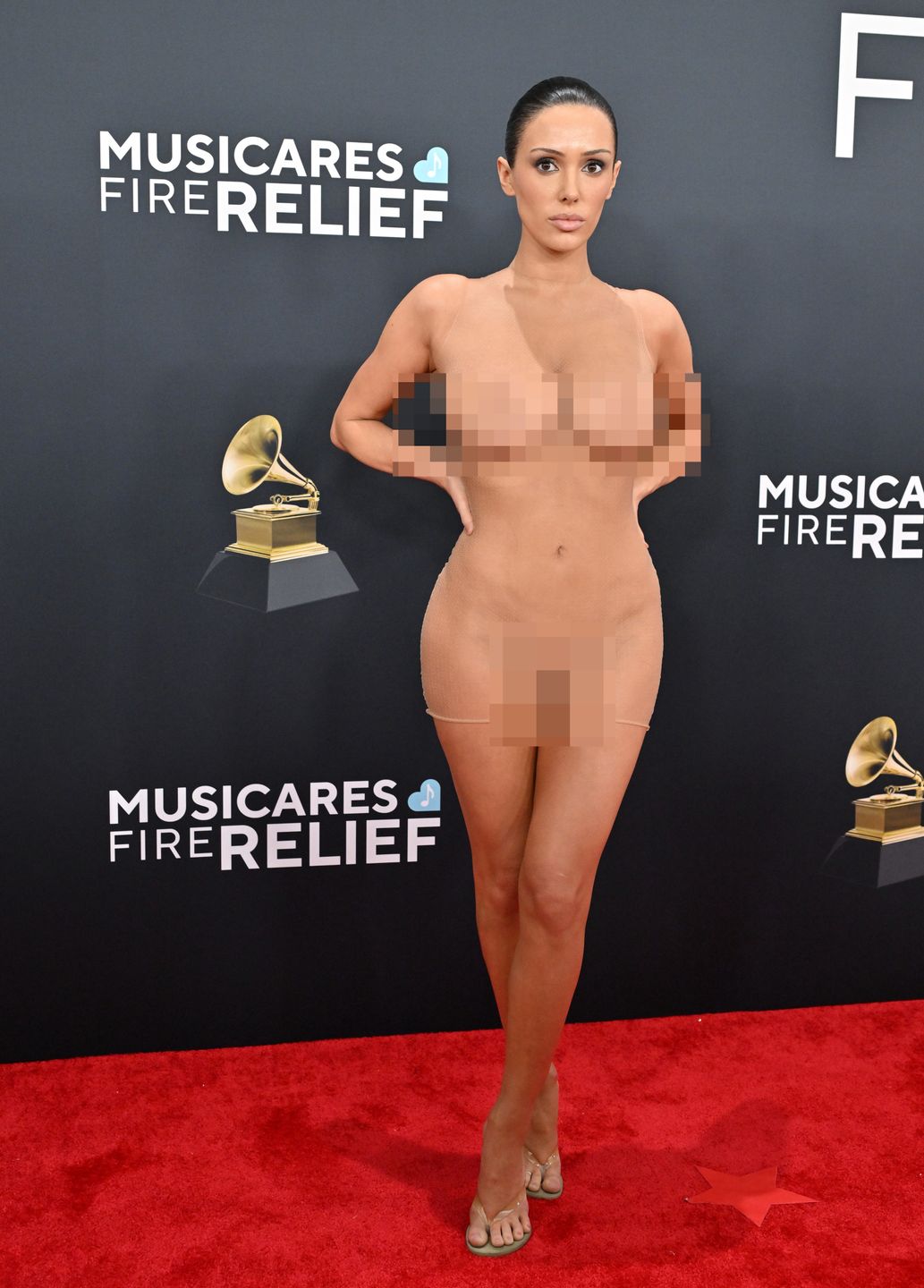 Bianca Censori na rozdaniu nagród Grammy