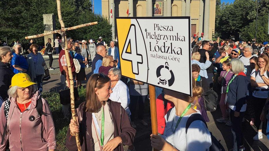 Dziś rano 21 sierpnia setna piesza pielgrzymka wyruszyła z Łodzi do Częstochowy