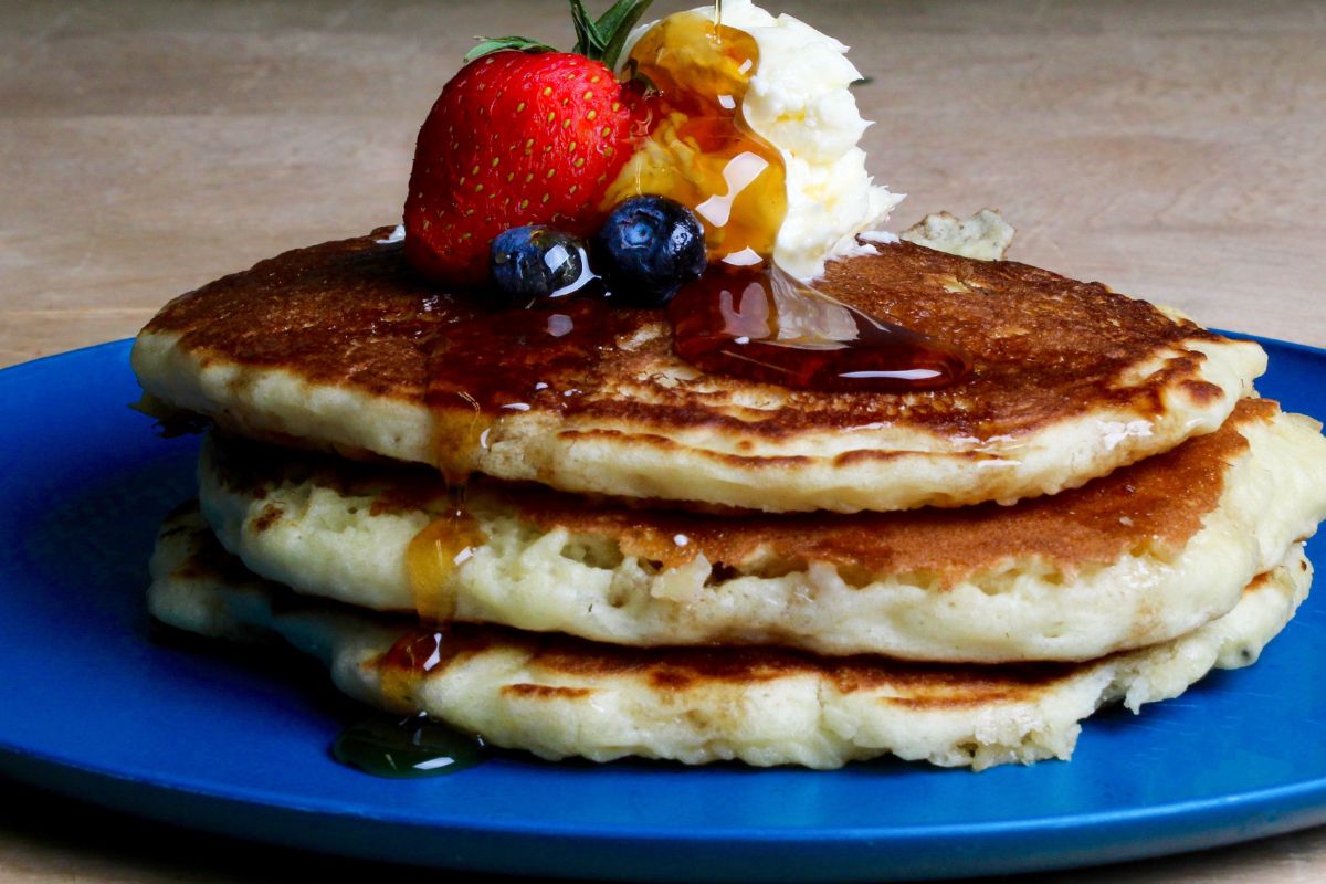 You can serve yoghurt pancakes in any way you like.