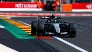 Pole position dla 19-latka. Nowa gwiazda Mercedesa nie przestaje zaskakiwać