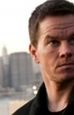 ''Broken City'': Mark Wahlberg śledzi Catherine Zetę-Jones dla Russella Crowe'a [wideo]