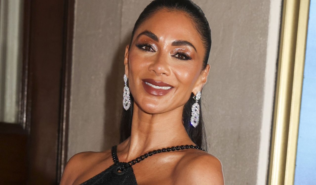 Scherzinger przykuwała spojrzenia. Obcisła kreacja podkreśliła jej idealną figurę