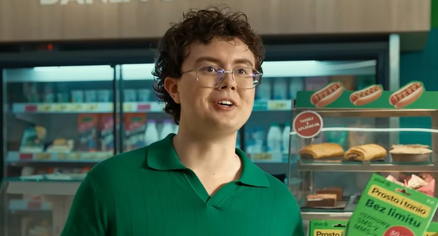 Kacper Boski reklamuje "rewolucję" w Plusie na Kartę