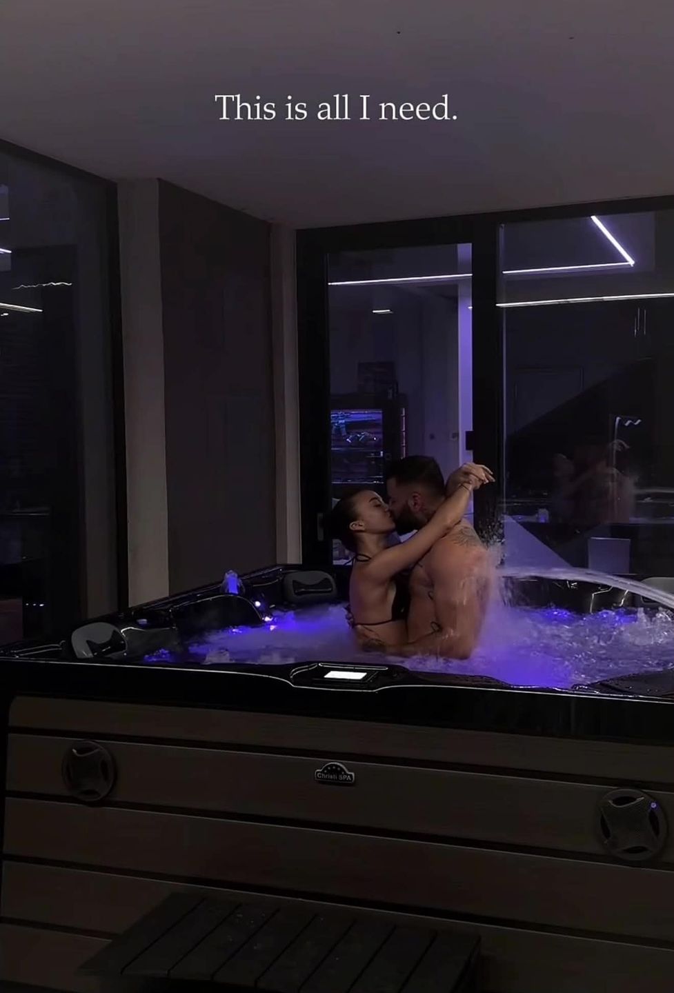 Wojtek Gola i Sofi Sivokha pokazali zmysłowe nagranie z jacuzzi