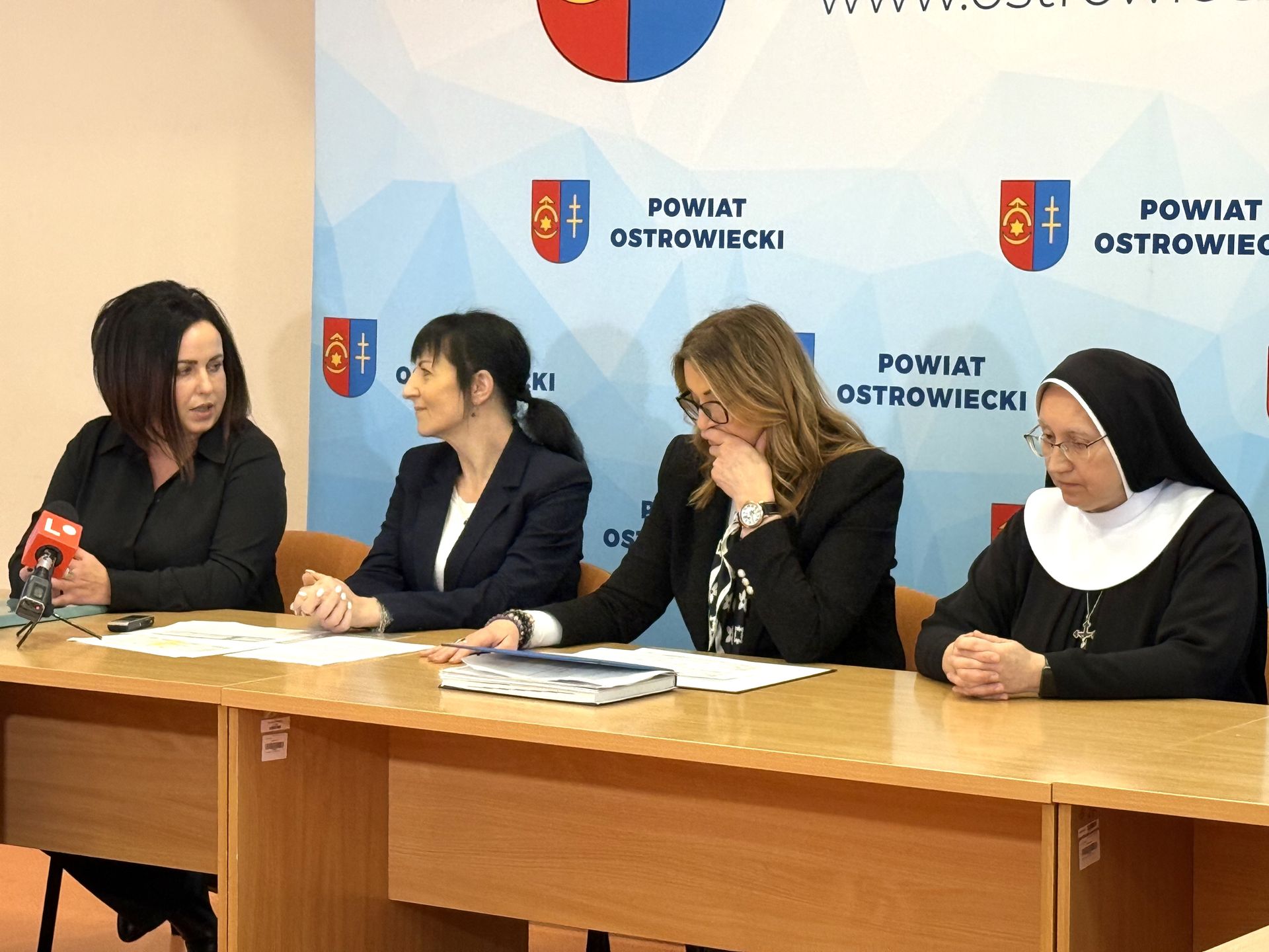 Zdjęcie z konferencji prasowej