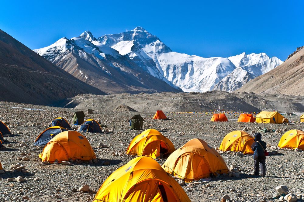 Obóz u stóp Mount Everestu zamknięty dla turystów. Wszystko przez śmieci