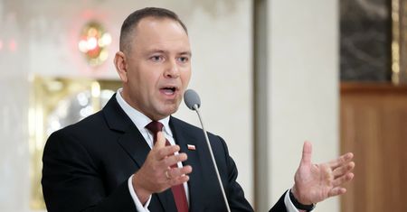 Reparacje od Niemiec - tak, od Rosji - nie. Nawrocki tłumaczy dlaczego