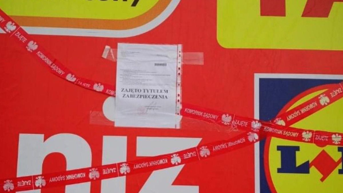 Komornik przejmuje reklamę Biedronki