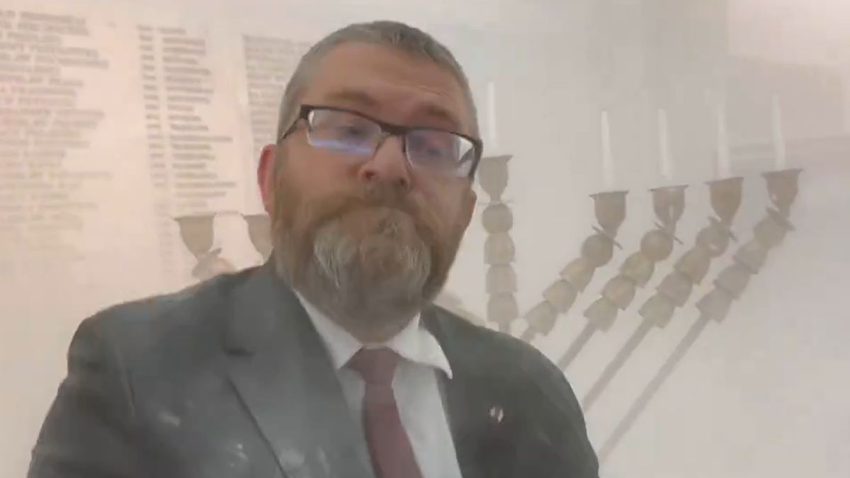 Ruszyła zbiórka pieniędzy na postawienie Grzegorza Brauna przed sądem 