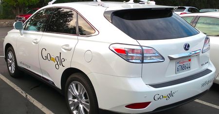Autonomiczne auto Google'a miało pierwszy „poważny wypadek”. Winny jest człowiek