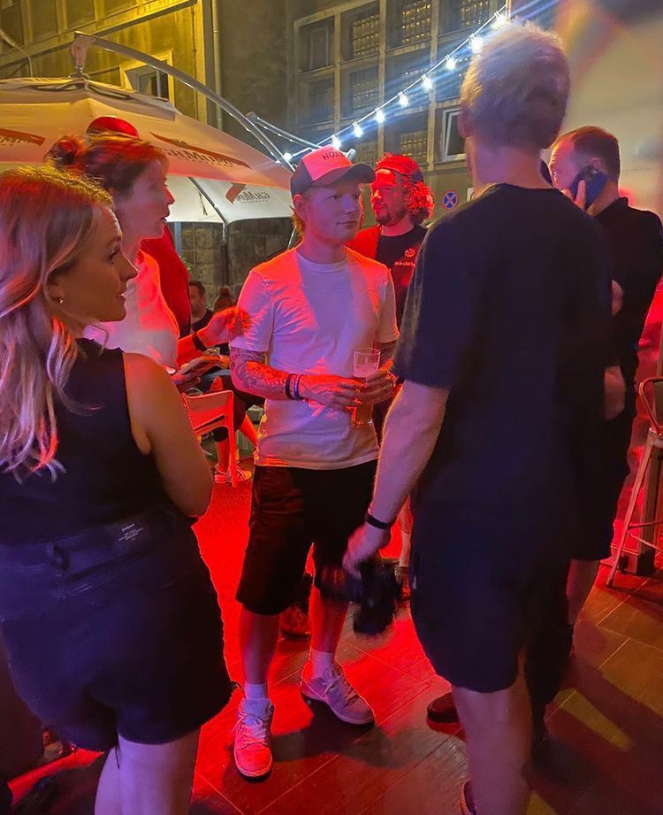 Ed Sheeran w gejowskim klubie La Pose w Warszawie