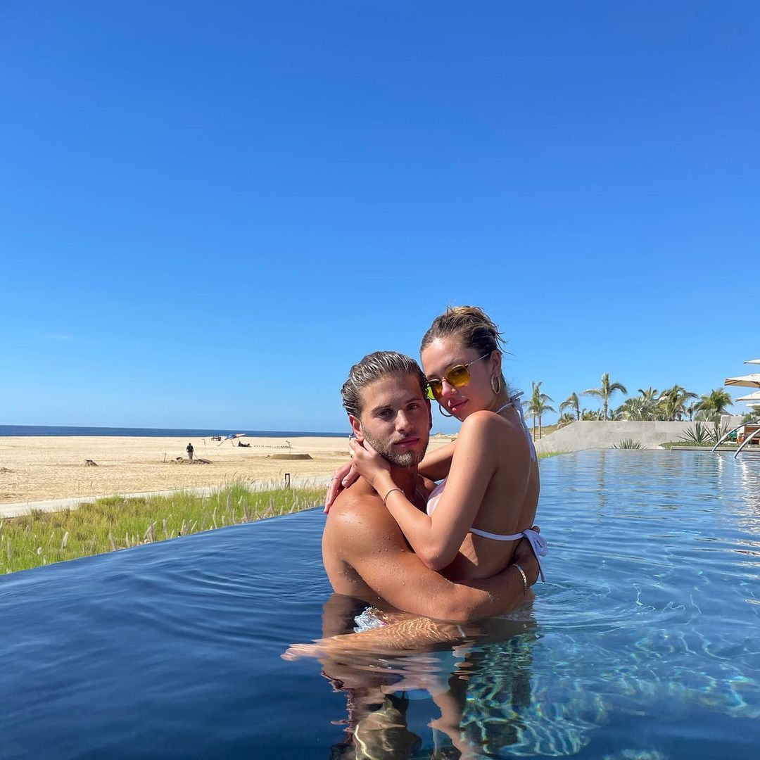 Delilah Hamlin i Eyal Booker