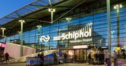 Polacy usunięci z samolotu do Amsterdamu. Spóźnili się na przesiadkę i dostali grzywnę