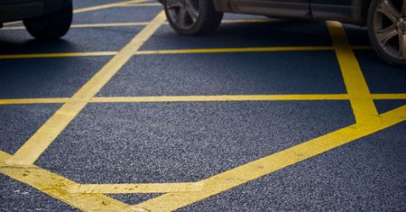 Żółte linie na skrzyżowaniu. Ministerstwo z pilotażowym projektem "yellow boxów"
