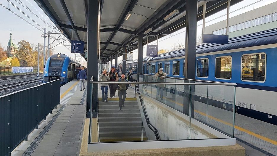 Nowy peron 3 na stacji Sosnowiec Główny przejął od 5 listopada obsługę całego ruchu pasażerskiego