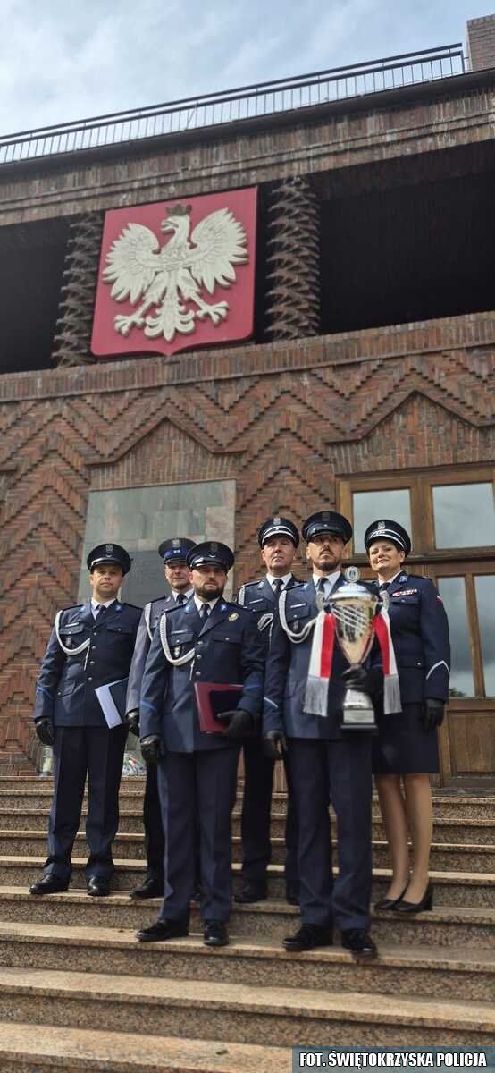 Policjanci z Ostrowca Świętokrzyskiego na podium