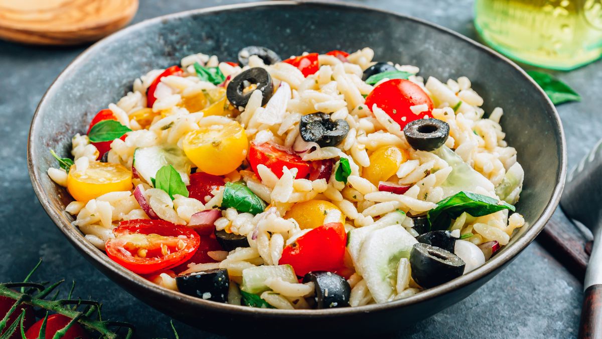 Sałatka grecka kritharaki - prosto z Grecji