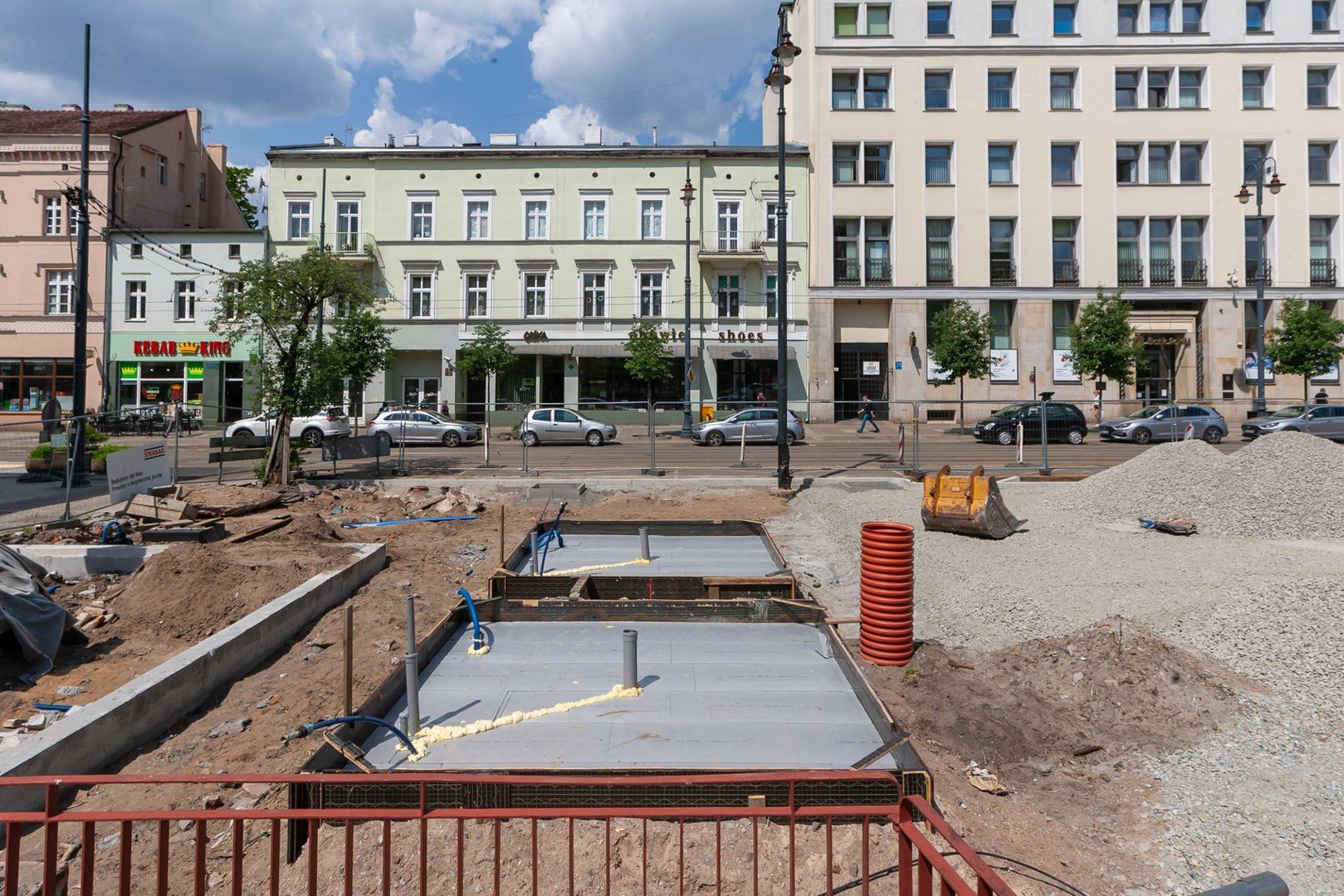Pawilony kwiaciarni mają być gotowe w wakacje.