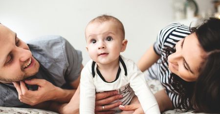 Ten trzeci w waszym związku. Co zrobić, żeby partner nie czuł się odsunięty?
