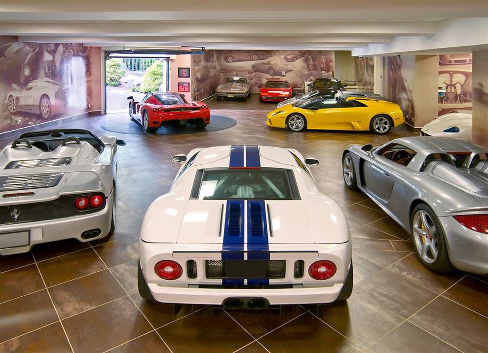 Enzo, Corvette, Murcielago Roadster, F50, GT, Carrera GT (fot. luxury4play.com)