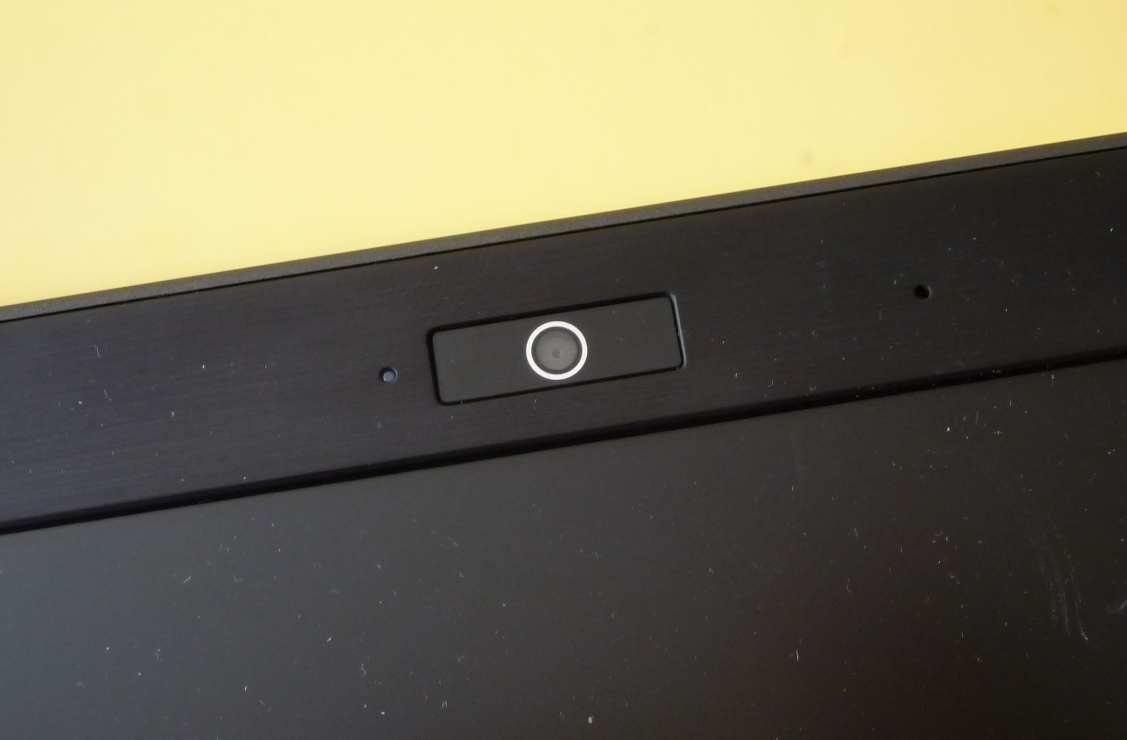 Asus Eee PC 1025C Flare - mikrus z nowym Atomem [test] 10