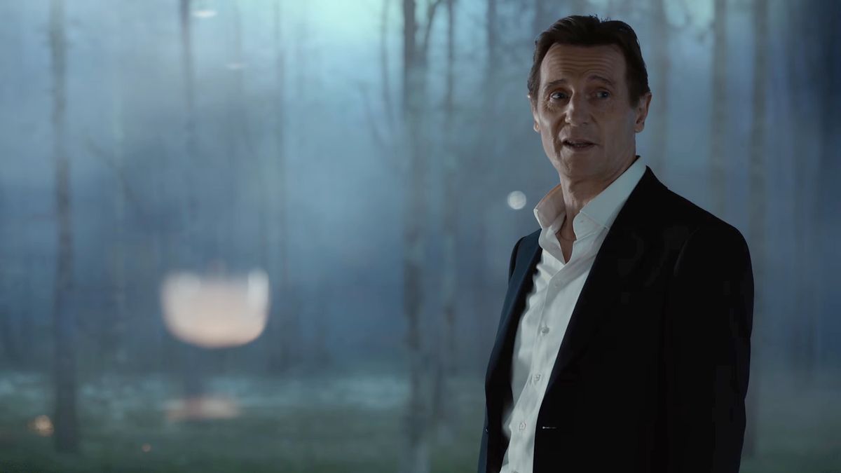 Liam Neeson w wyemitowanej podczas finału Super Bowl 2016 reklamie LG OLED SIGNATURE TV 1