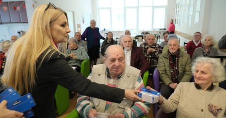 Prawie tysiąc czujników czadu i dymu trafi do mieszkańców Lublina. Pierwsze rozdano już dziś