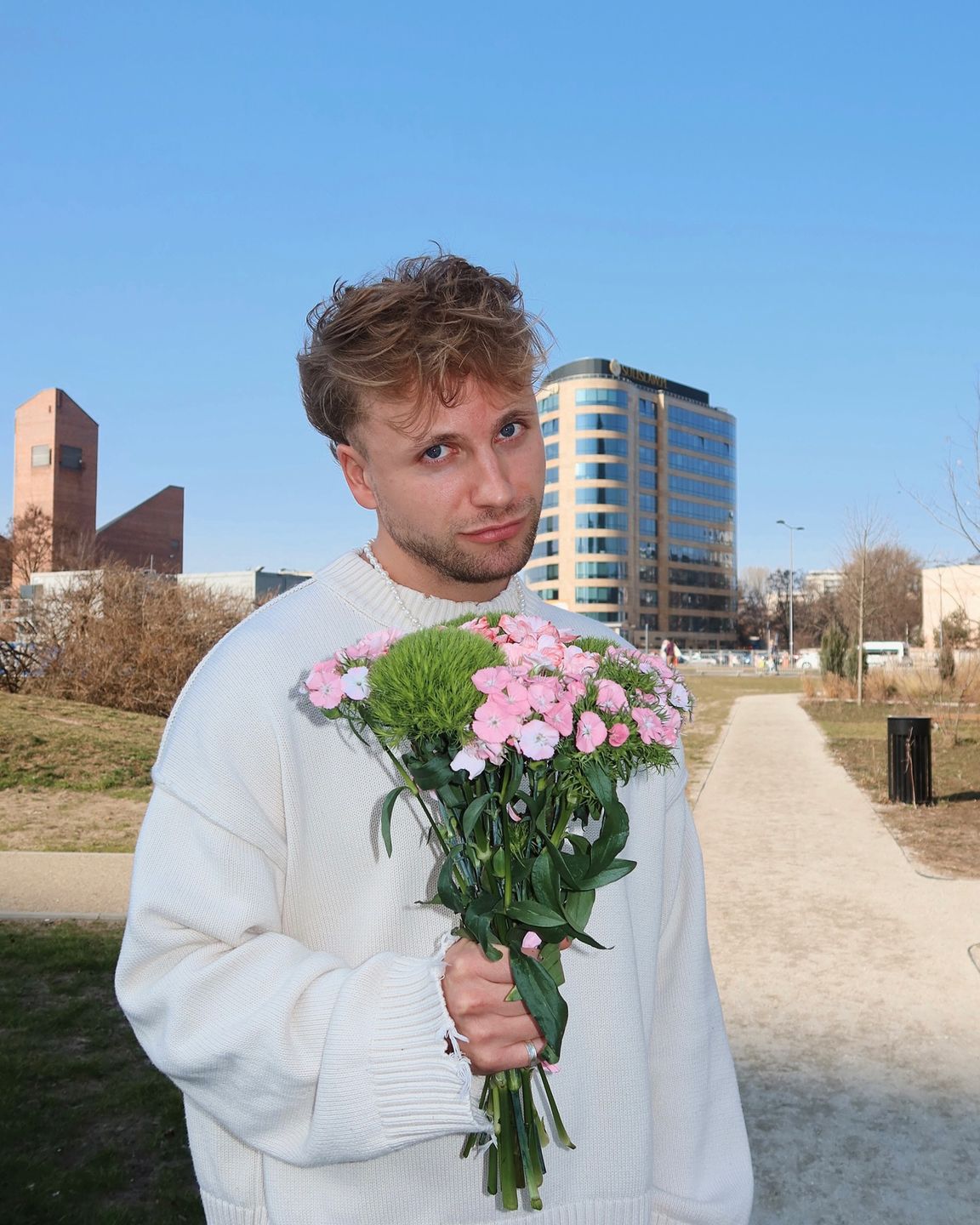 Grześ z "Love Never Lies"