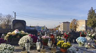 Dąbrowa Górnicza: Wszystkich Świętych 2025 na cmentarzu pw. NMP Anielskiej. Mieszkańcy oddali hołd zmarłym bliskim