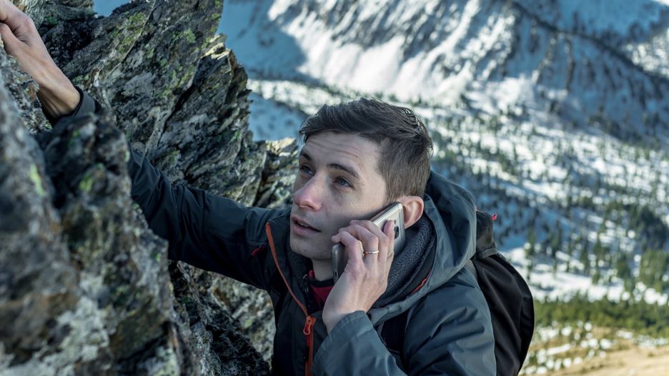 Na wyprawę w góry przyda się telefon o solidnej konstrukcji, dobrym zasięgu i wytrzymałej baterii
