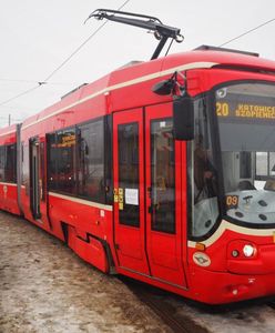 Śląskie. Pierwszy Karlik po remoncie. Tramwaj zyskał klimatyzację i gniazdka USB