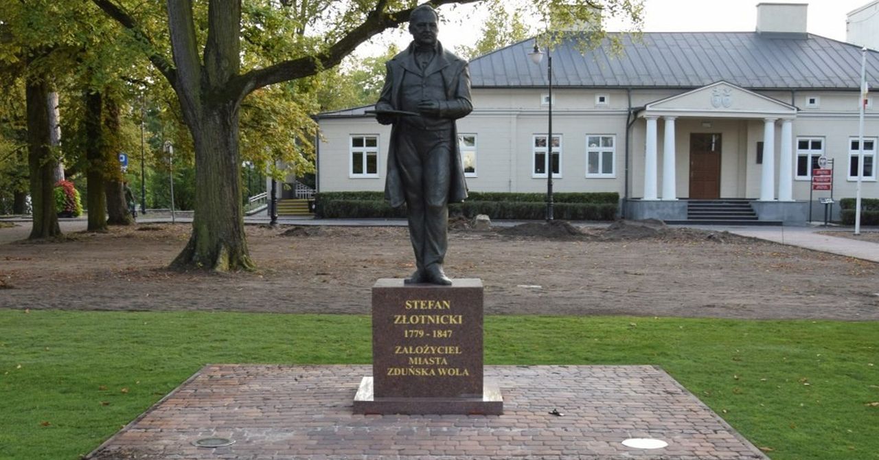 Zduńska Wola: Pomnik założyciela miasta Stefana Złotnickiego stanął przed Urzędem Miasta