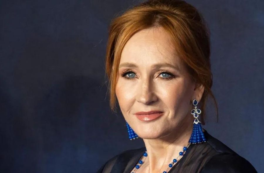 J.K. Rowling insults transgender people once again. Is ready to get arrested