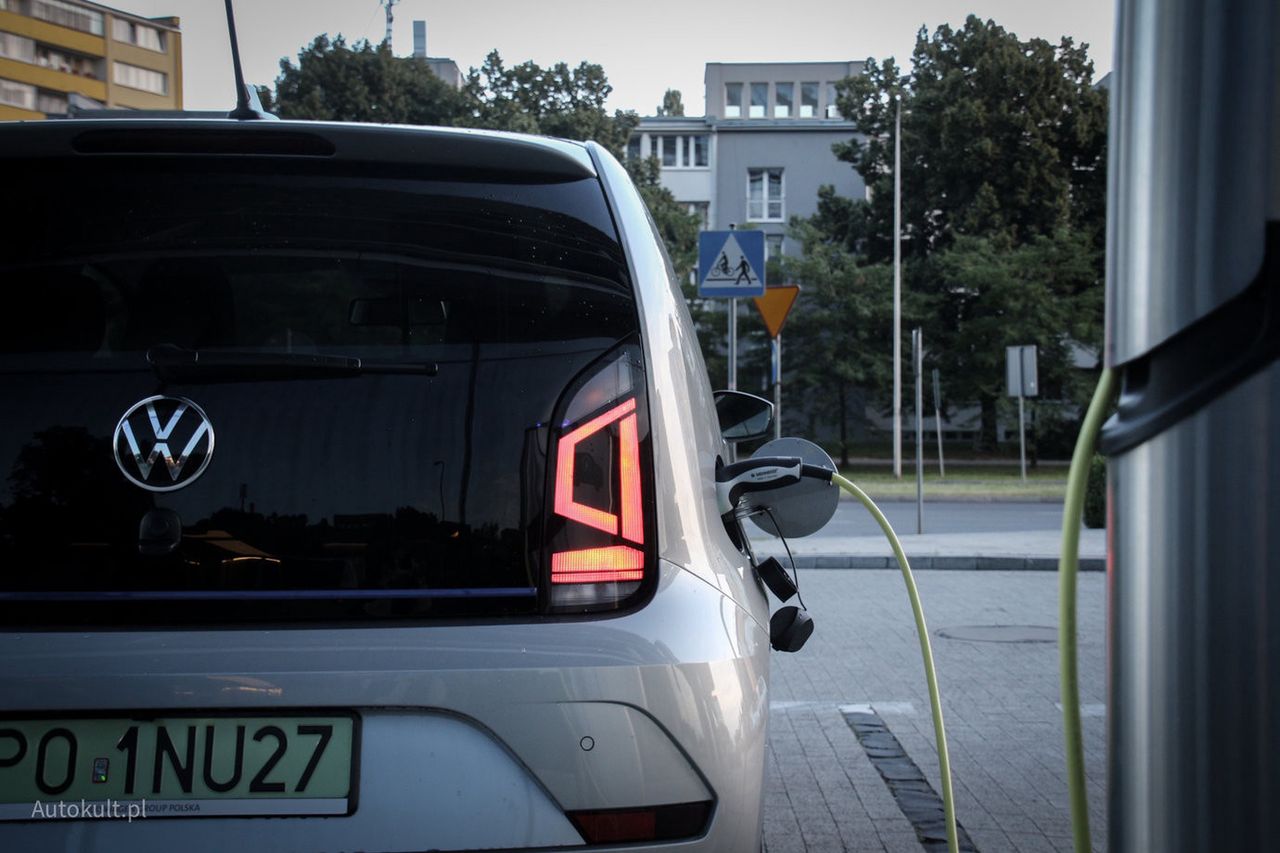 Volkswagen e-up! Ładowanie samochodu elektrycznego