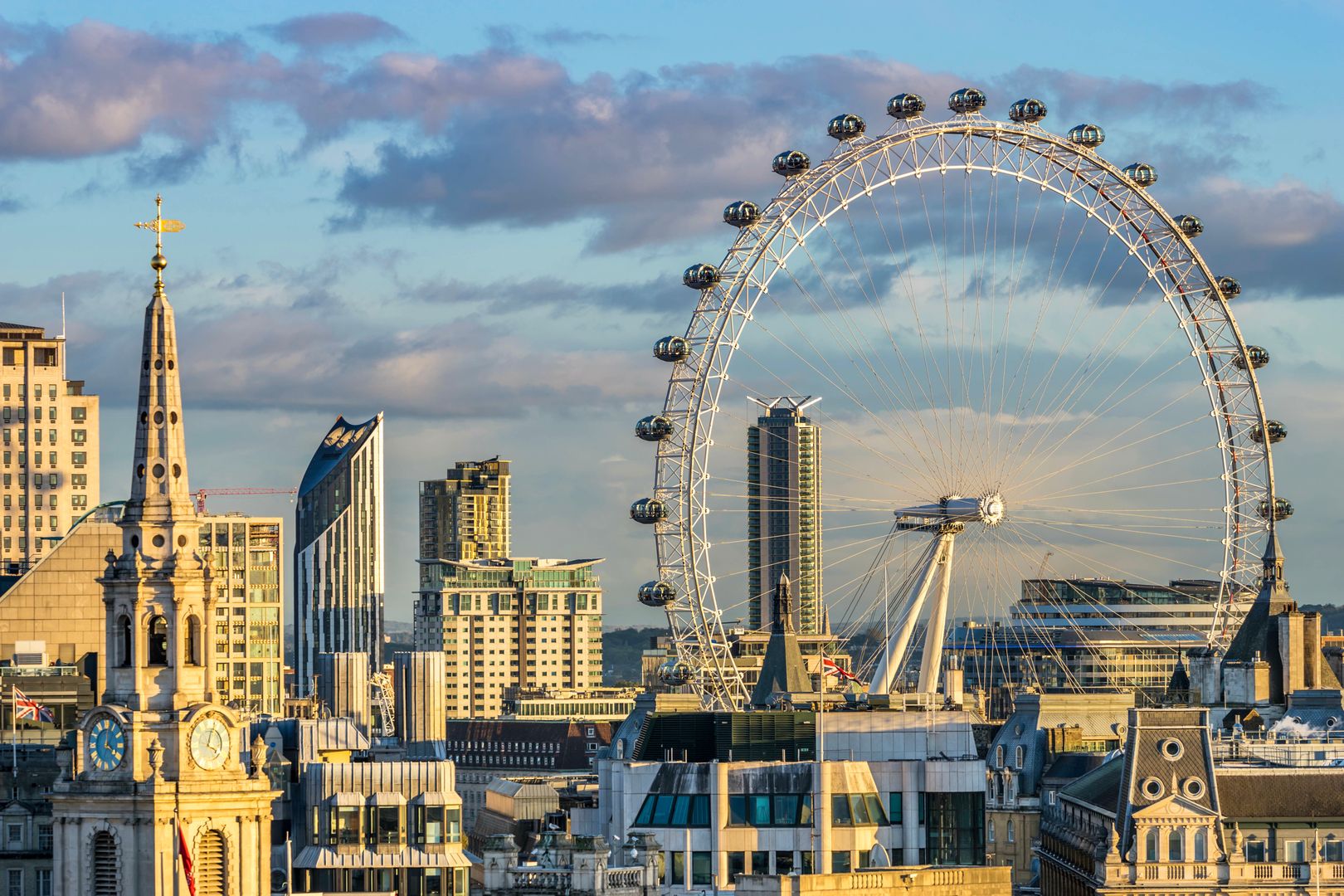 Turysta podziwiał widok z London Eye