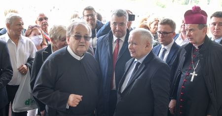 Duże pieniądze od PiS. Wyciekły kwoty dla Rydzyka