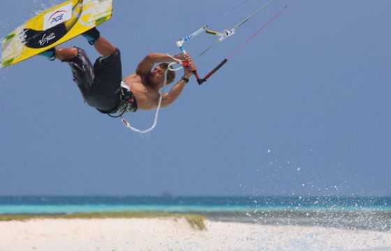 Virgin Mobile sponsorem mistrza kitesurfingu Victora Borsuka