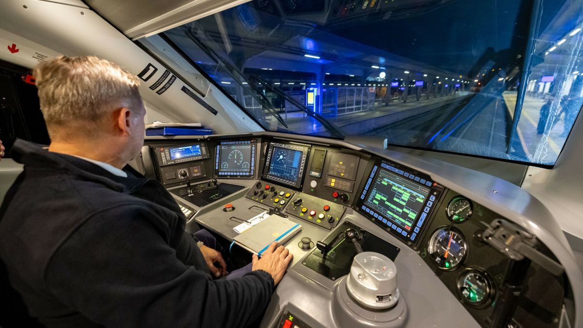 Pierwsze Pendolino Szczecin - Warszawa
15.12.2024 Szczecin.  Dworzec Glowny Szczecin Pierwsze Pendolino Szczecin - Warszawa. Fot. Robert Stachnik/REPORTER
Robert Stachnik