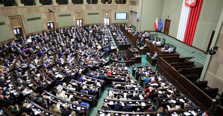 Jawność majątków małżonków polityków. Polacy wyrazili swoje zdanie