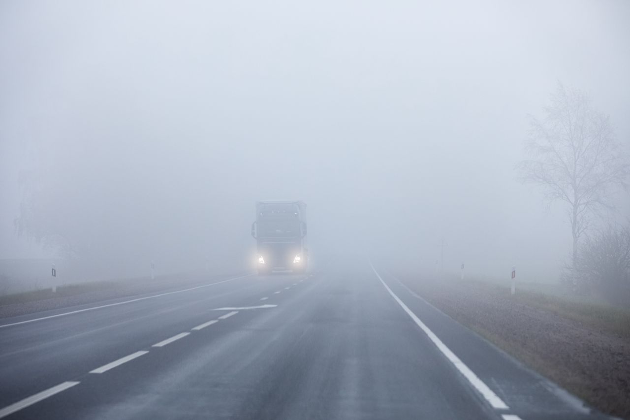 Poznań: IMGW ostrzega przed gęstą mgłą