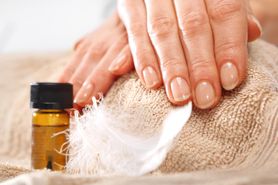 Serum do paznokci - właściwości i działanie. Jak wzmacniać paznokcie?