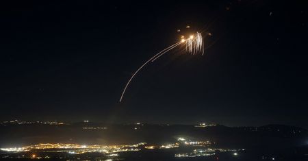 "Kilkudniowe fale" nalotów. Oczy świata zwrócone na Iran